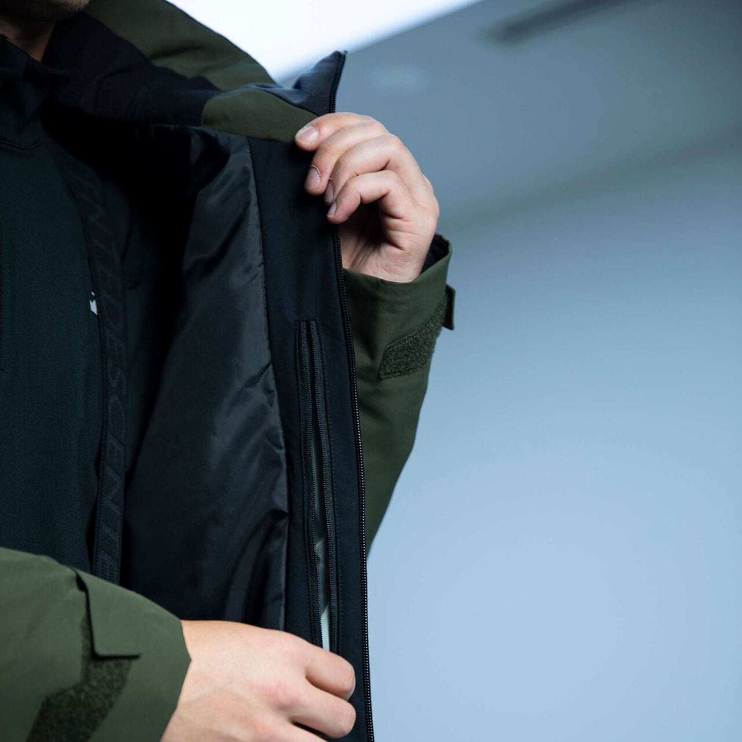 Descente ANGULAR LINE JACKET