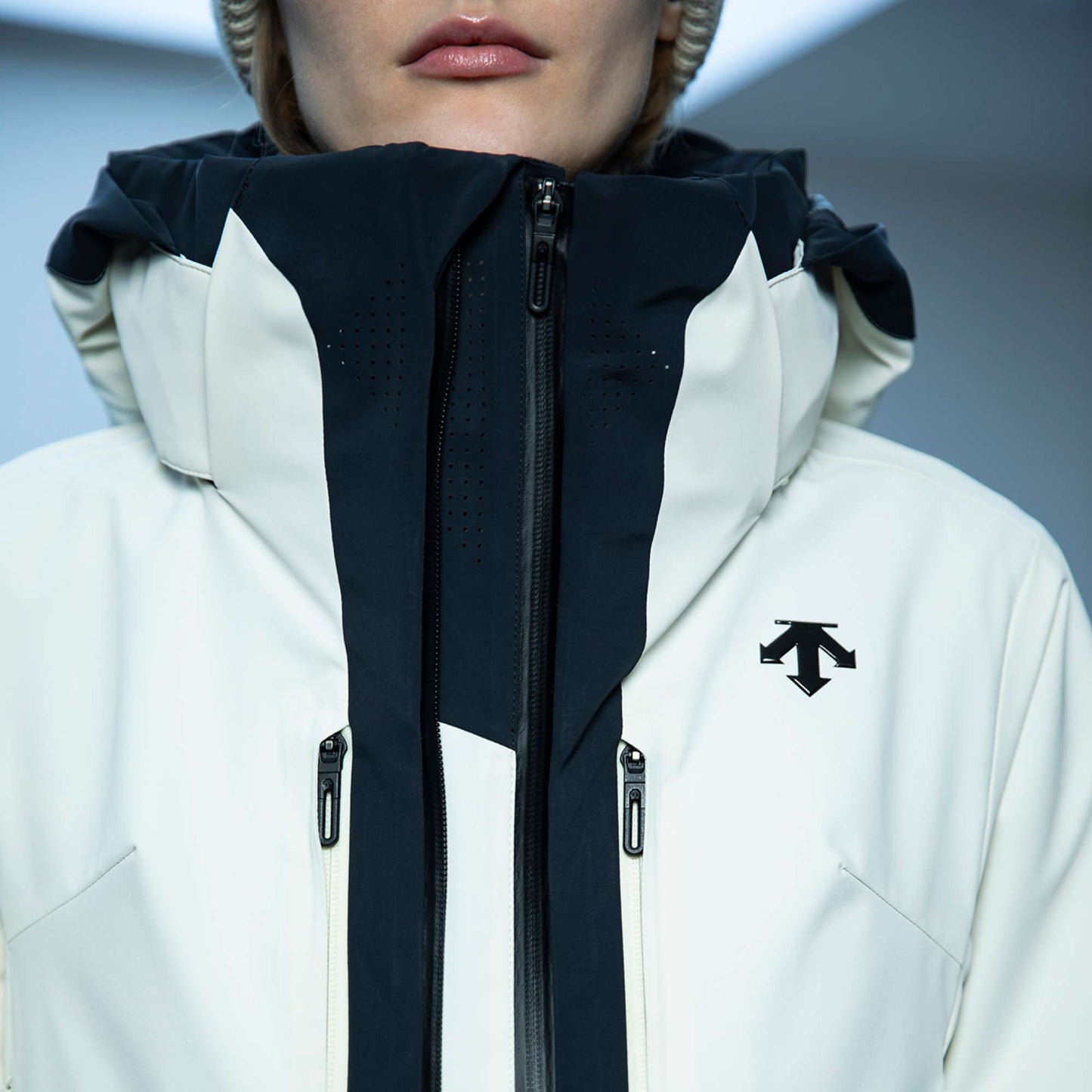 Descente SWISS INSULATED JACKET WH01 Woman